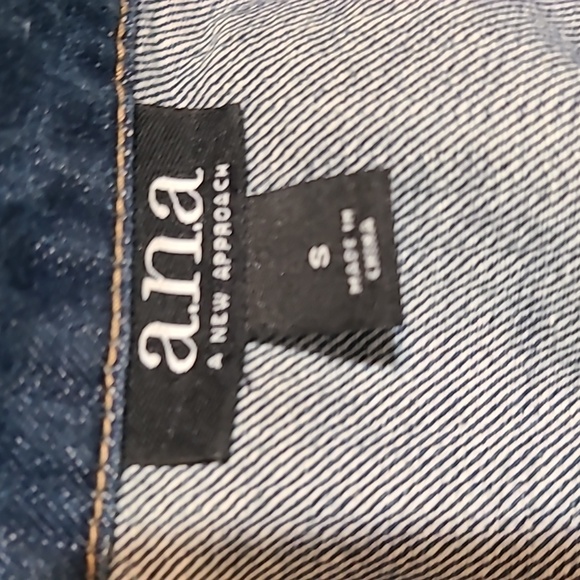 Jean jacket - Picture 2 of 6